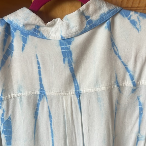 Woman’s Blouse…white with blue tye dye - Picture 5 of 7